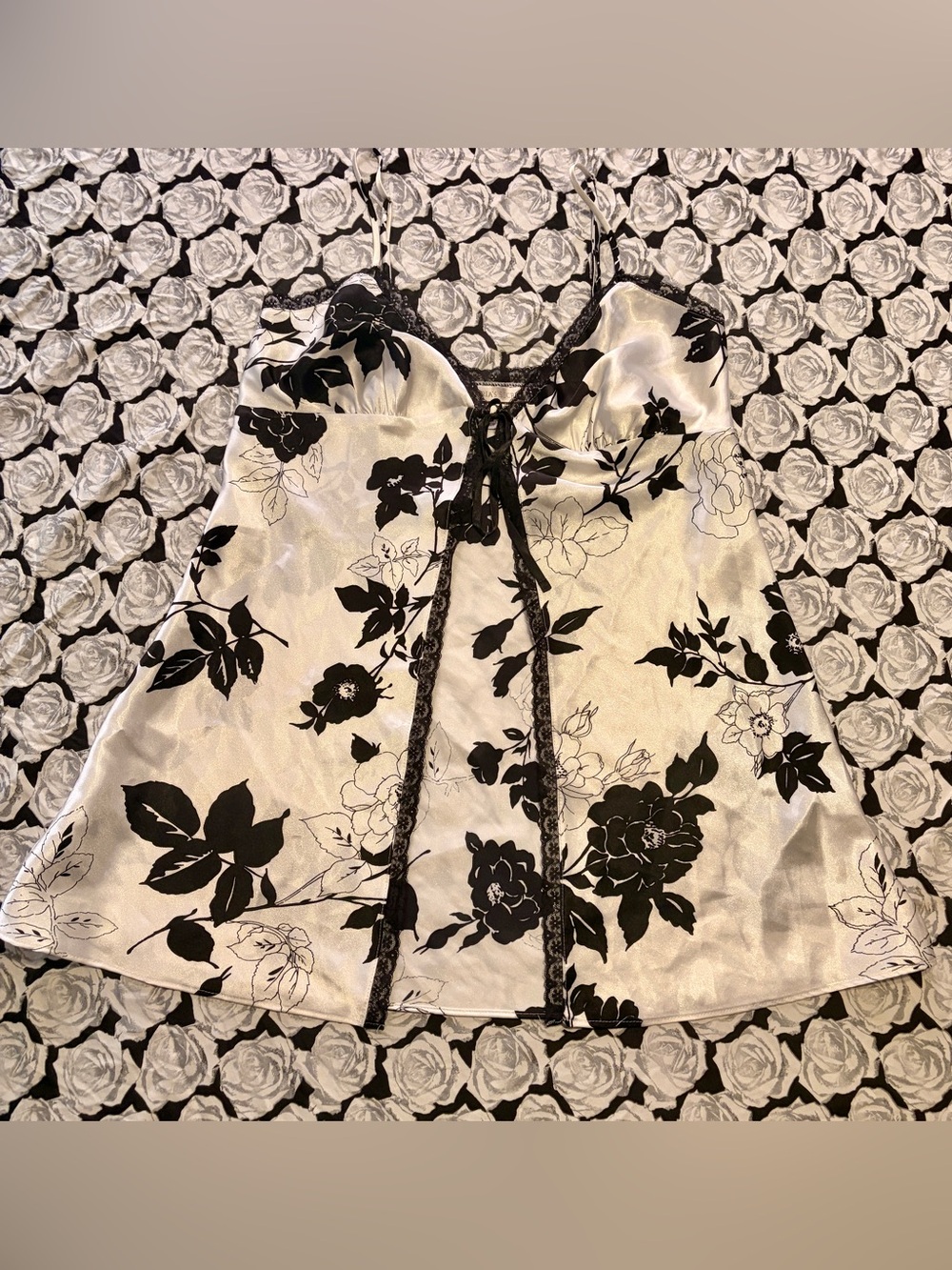 VTG Y2K Victoria's Secret Black White Floral Satin Babydoll Tie Front Top S 2006